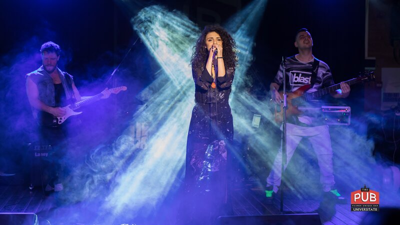 Ospatar, ajutor de ospatar. Fete si baieti.